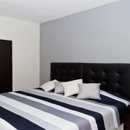 Econosuites مونتيري المظهر الخارجي الصورة